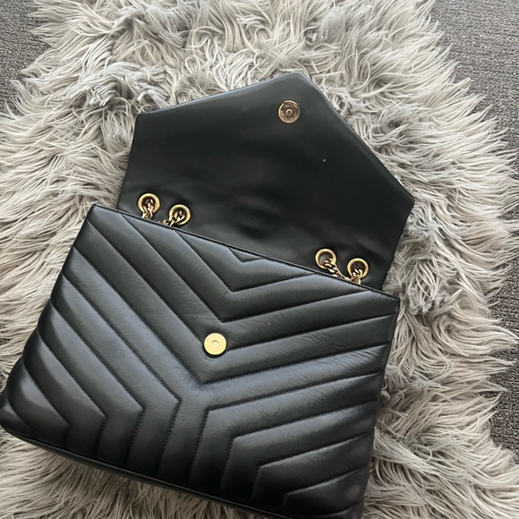 Yves Saint Laurent Black Chevron Lou Lou bag large - Picture 9 of 12